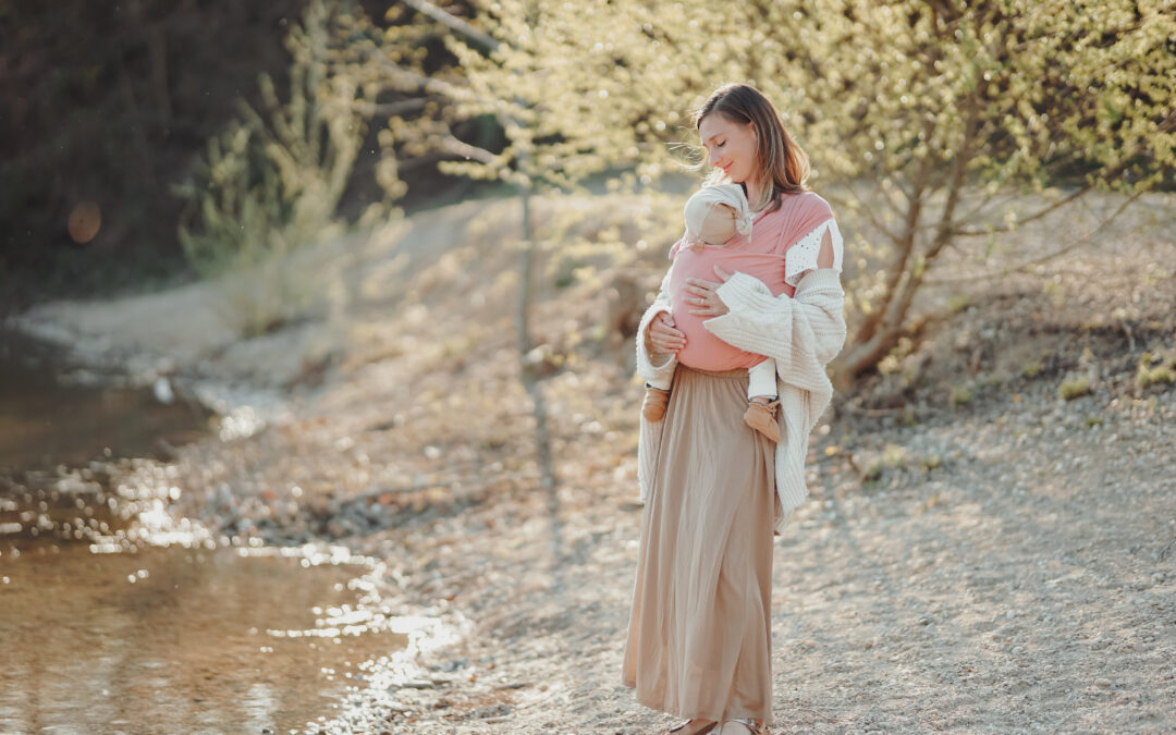 Dein Baby tragen – 5 Tipps & Schritte